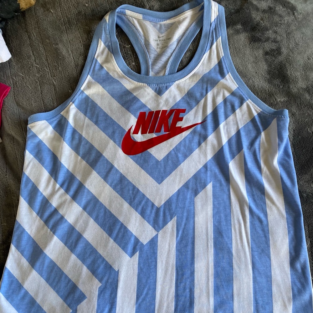 Nike Women’s Razorback